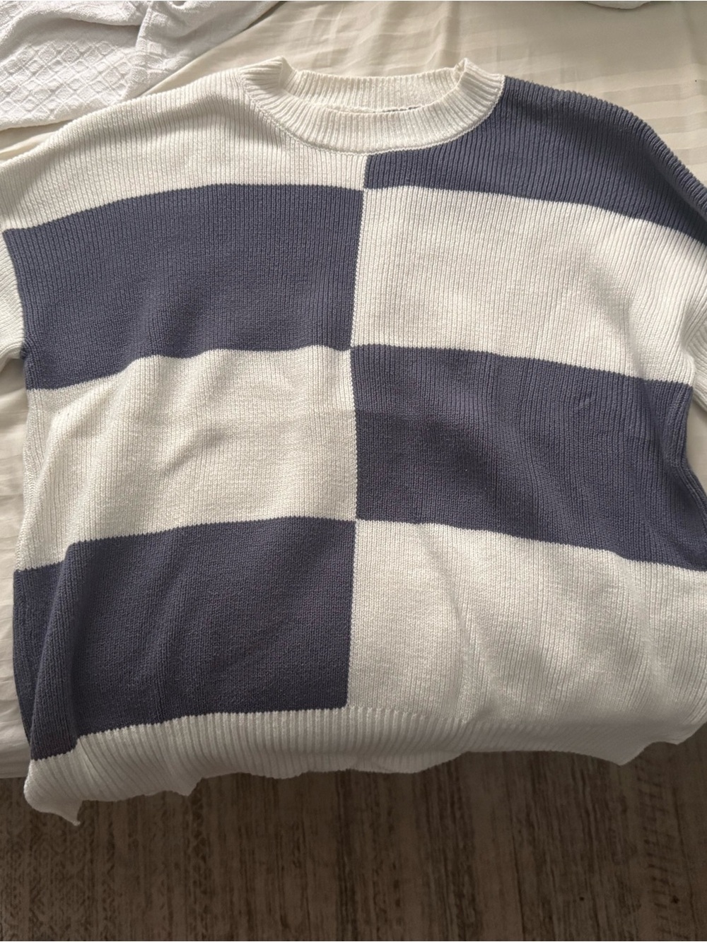 moon & madison Checkerboard Crewneck Sweater in White and Blue-Gray